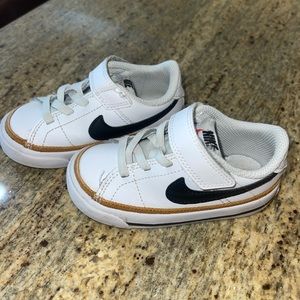Nike toddler size 6 shoes